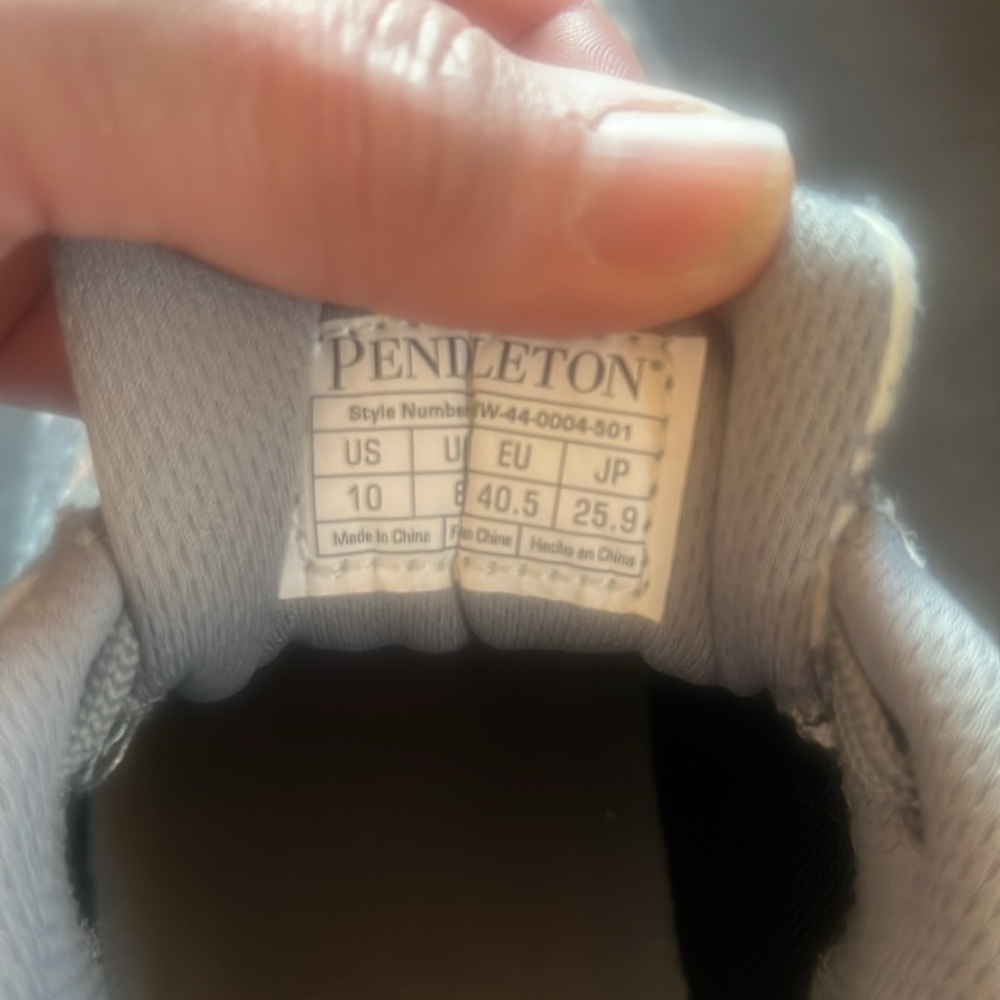 Pendleton felt athletic shoes NWT $90 SZ 10 - Picture 6 of 8